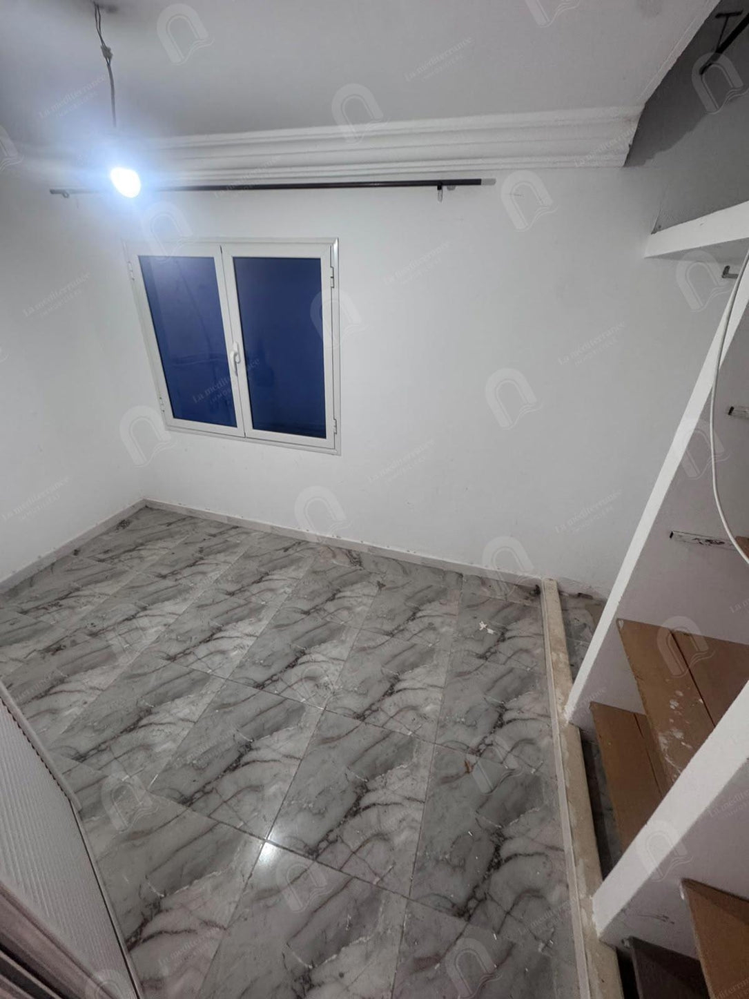 A louer un étage de villa S+1 à cité riadh bardo