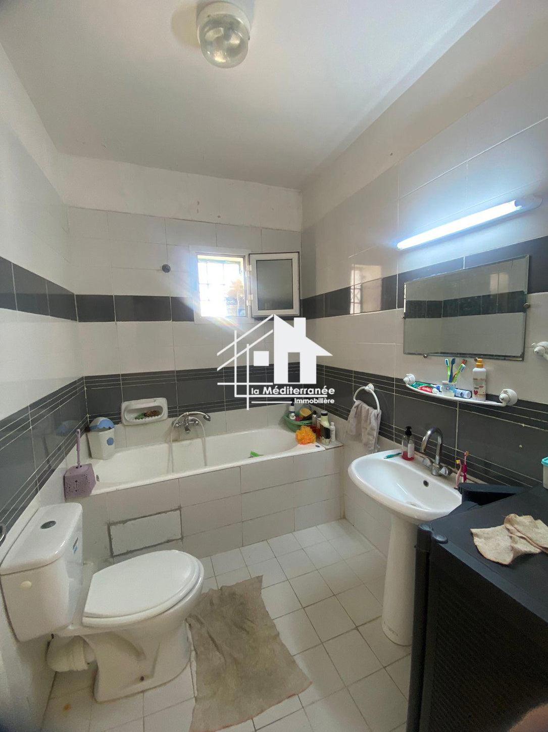 a vendre appartement S+2  à El Agba Cité EL Waha