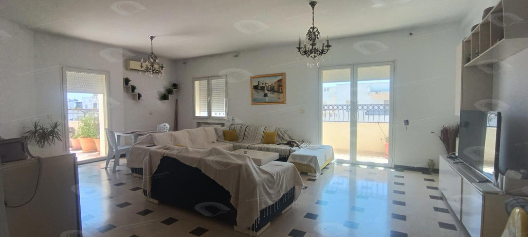 A vendre un spacieux s+4 à ain zaghouan