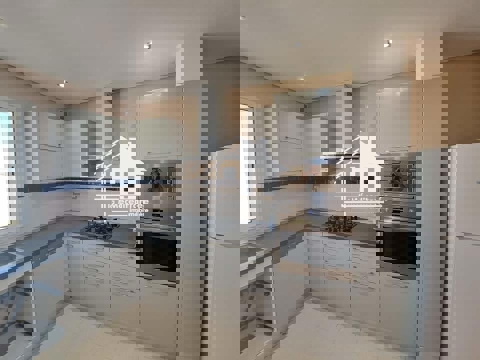 Un appartement S+3 à Marsa plage