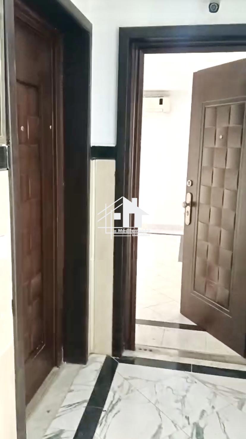 A louer un appartement s+2 à elmourouj 4