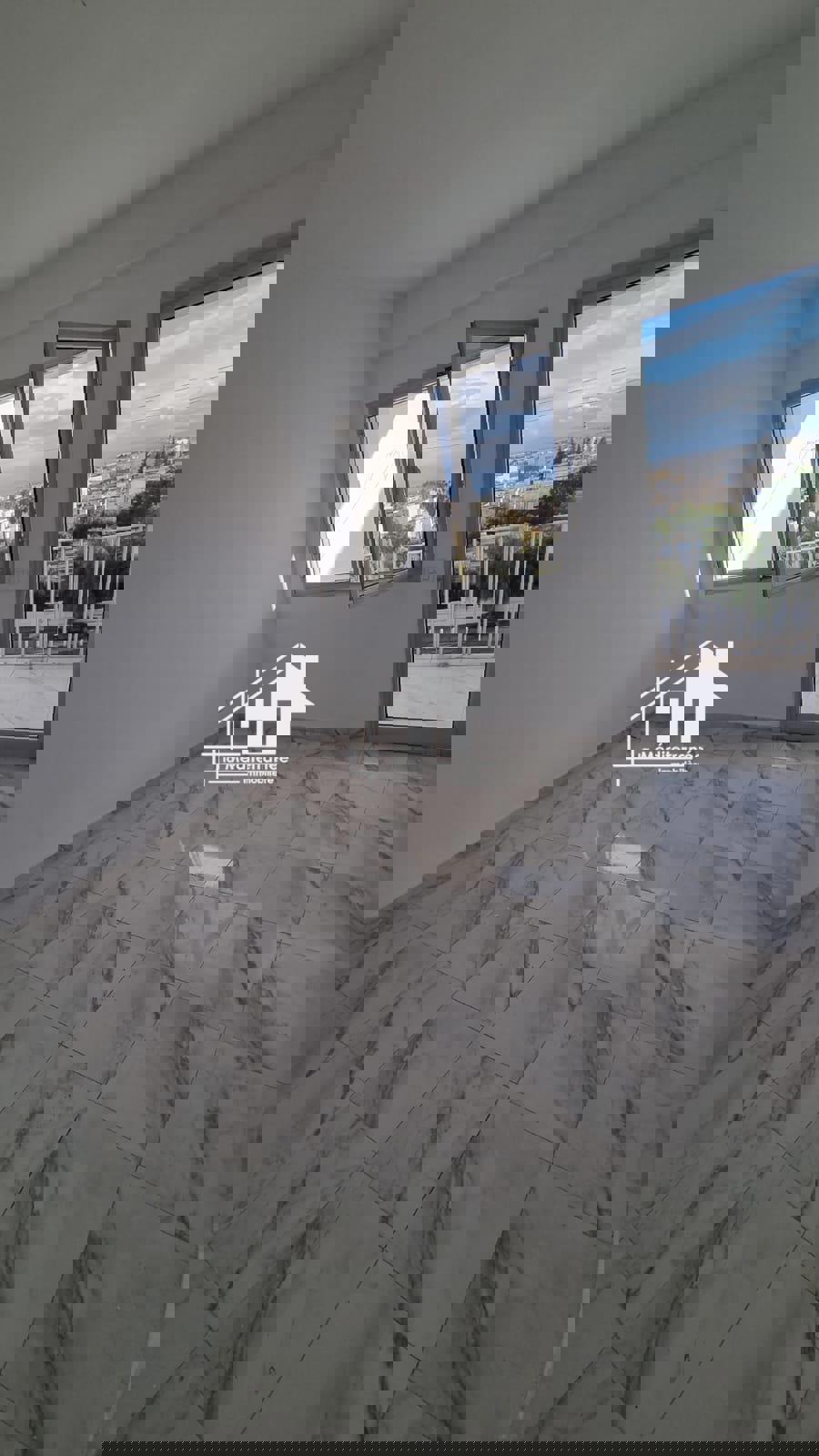 a louer appartement duplex s+3 à khaznadar