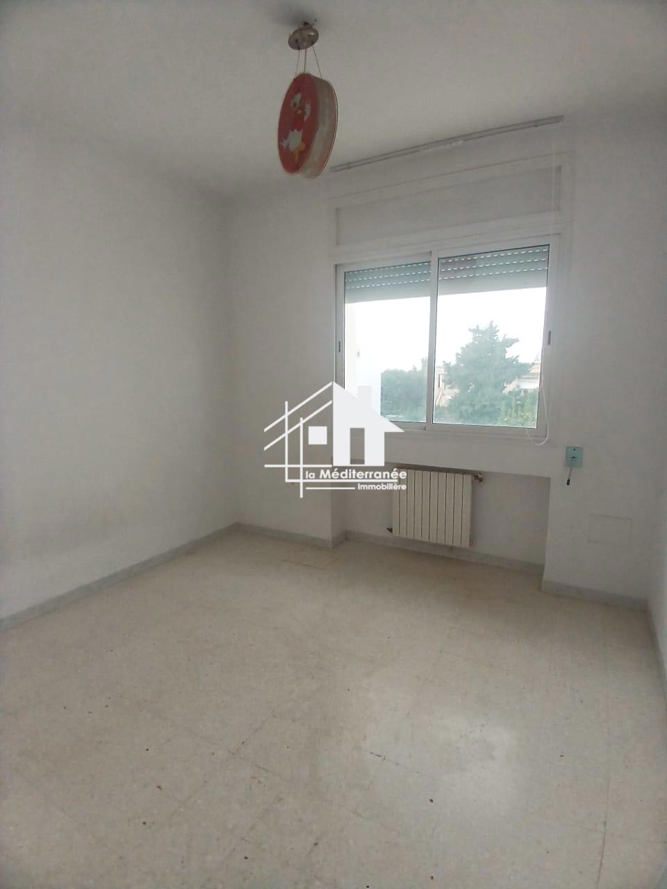 A louer duplex s+3 à la Marsa