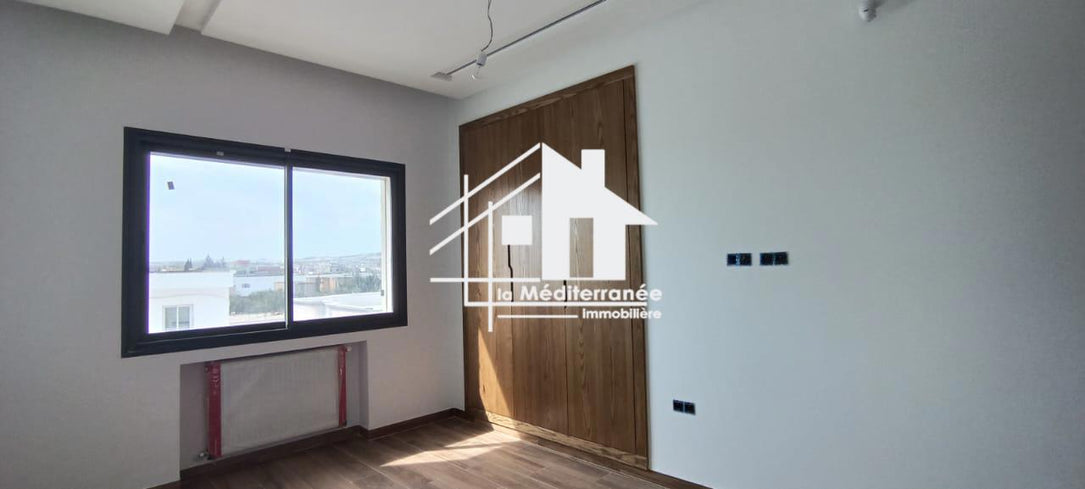 A vendre appartement S+2 à Chotrana 1