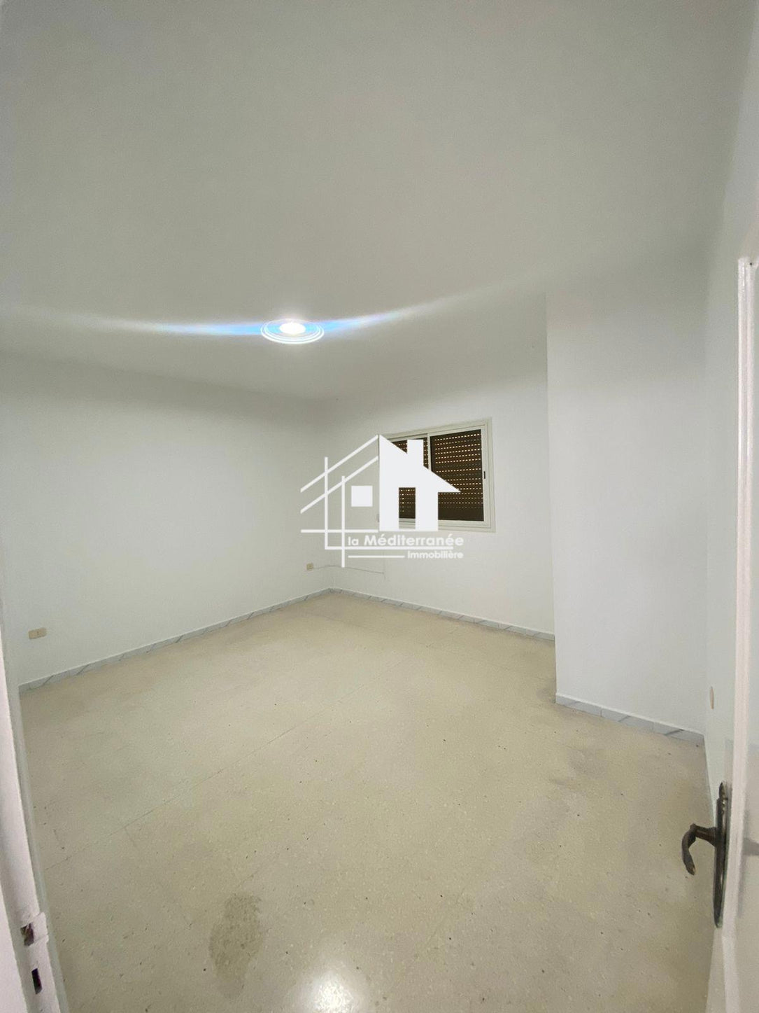 A louer étage de villa S+3 à denden