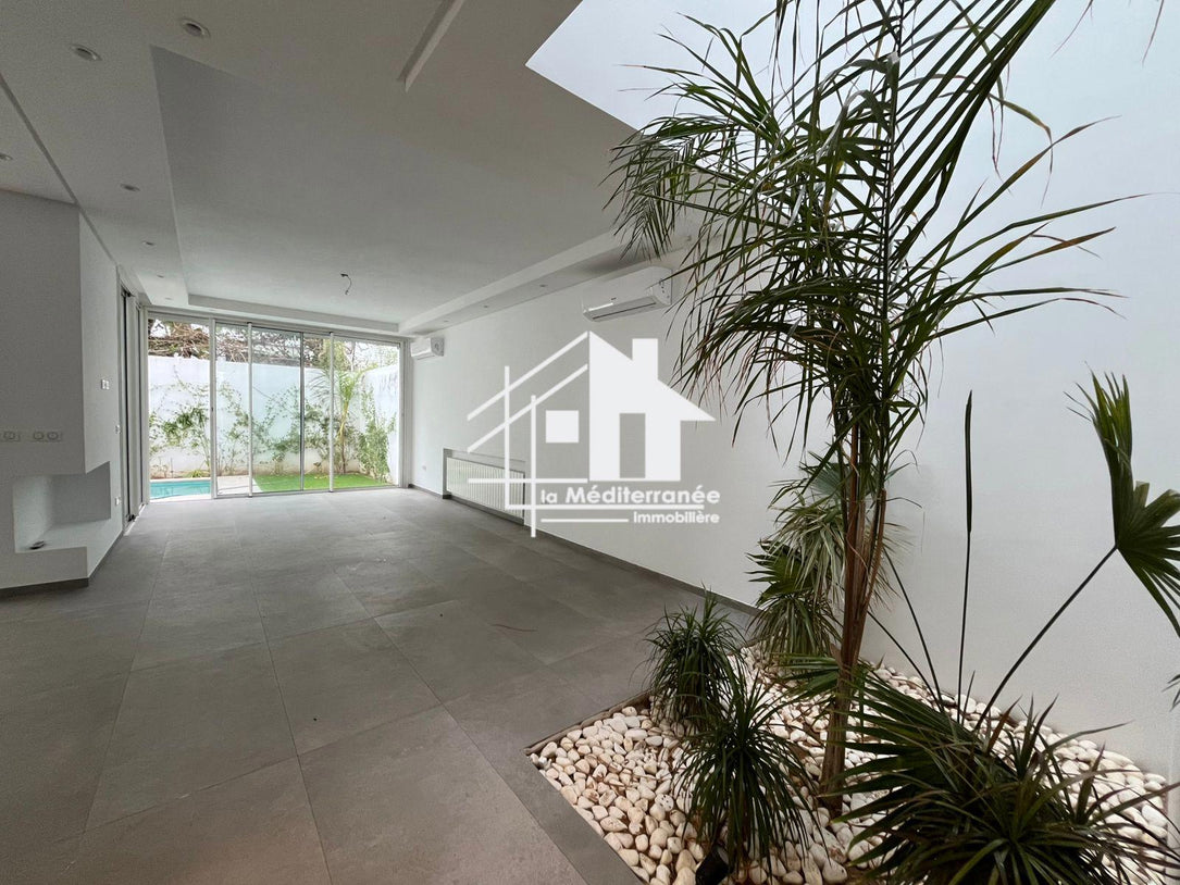 A louer une villa s+4 à Gammarth