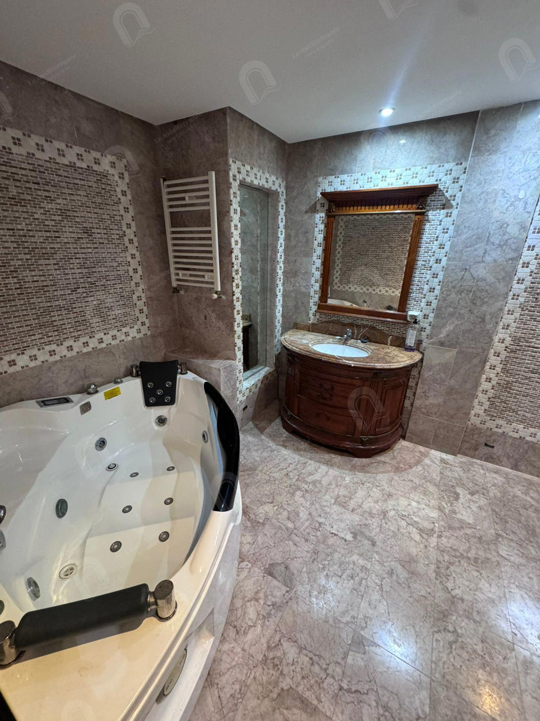 A louer Appartement S+3 hst au bardo