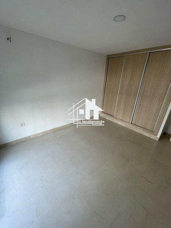 A louer appartement S+3 hst  à manouba