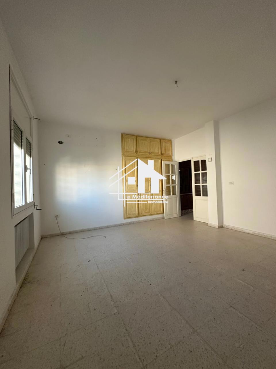 Etage de villa à Mégrine Jawhra