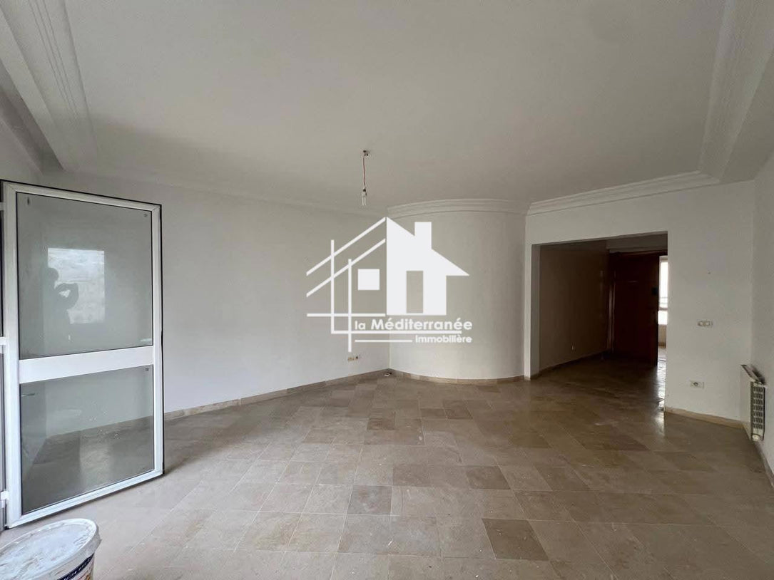 à louer un appartement s+3 à cité Ennasr