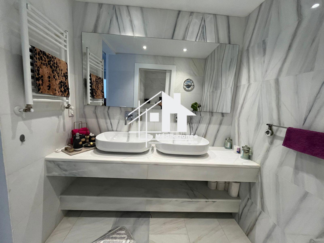 A louer un appartement s+2 vide à Gammarth touristiqie