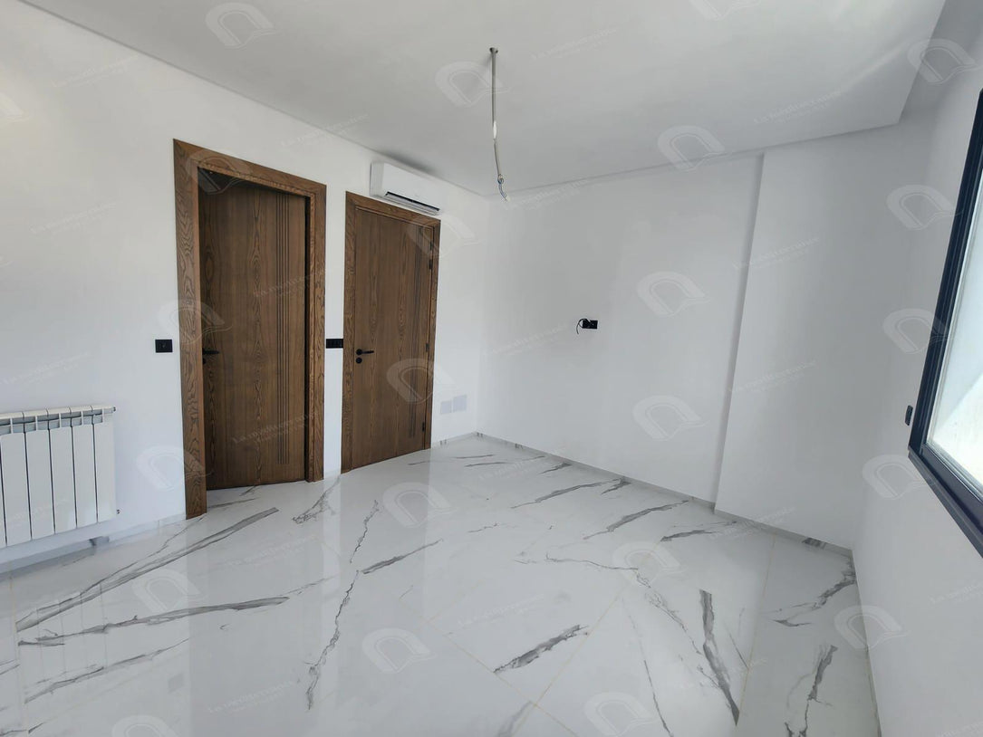 A vendre un S+2 neuf à la soukra