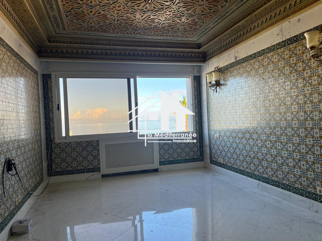 A louer villa s+6 à la Marsa cube