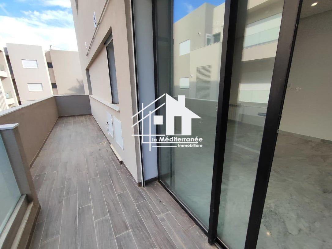 A vendre S+2 neuf a Chotrana 3