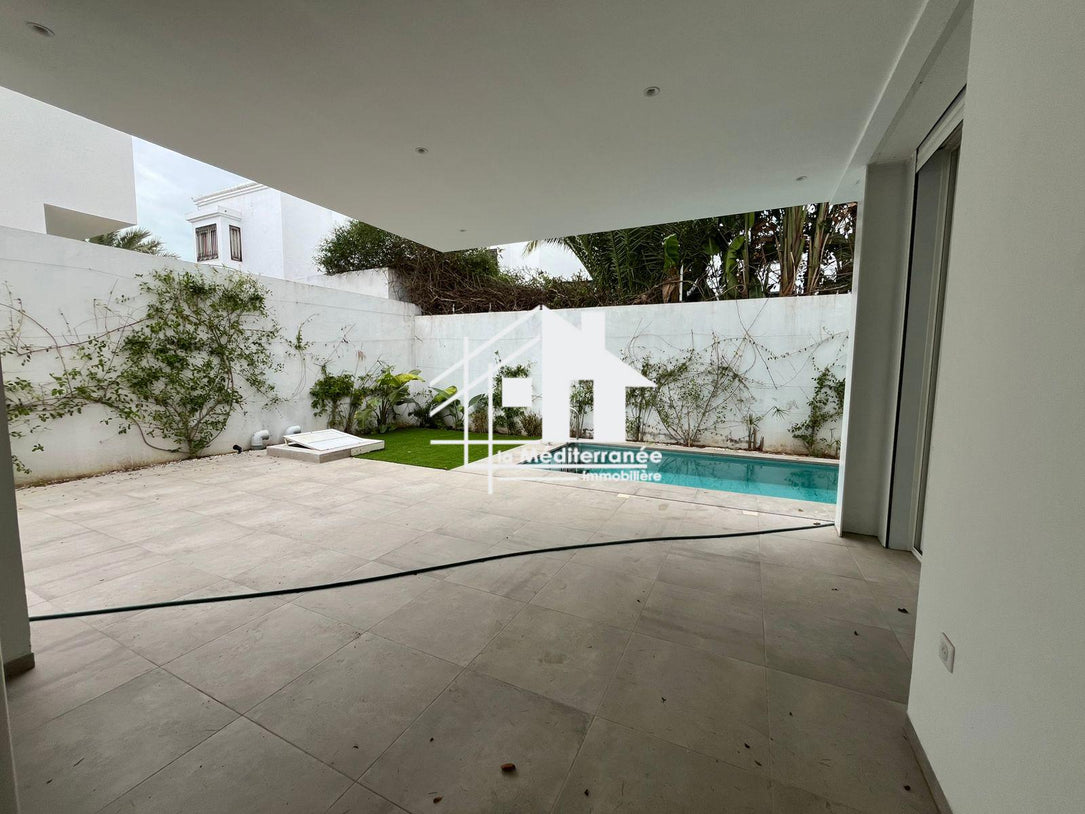 A louer une villa s+4 à Gammarth
