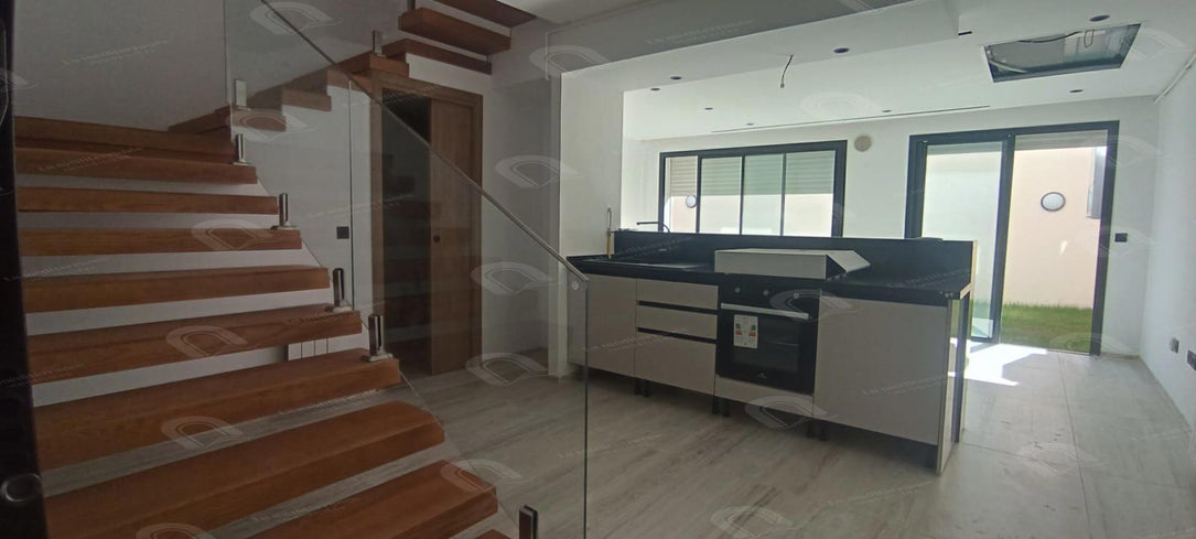 A vendre  Duplex s+2 avec jardin