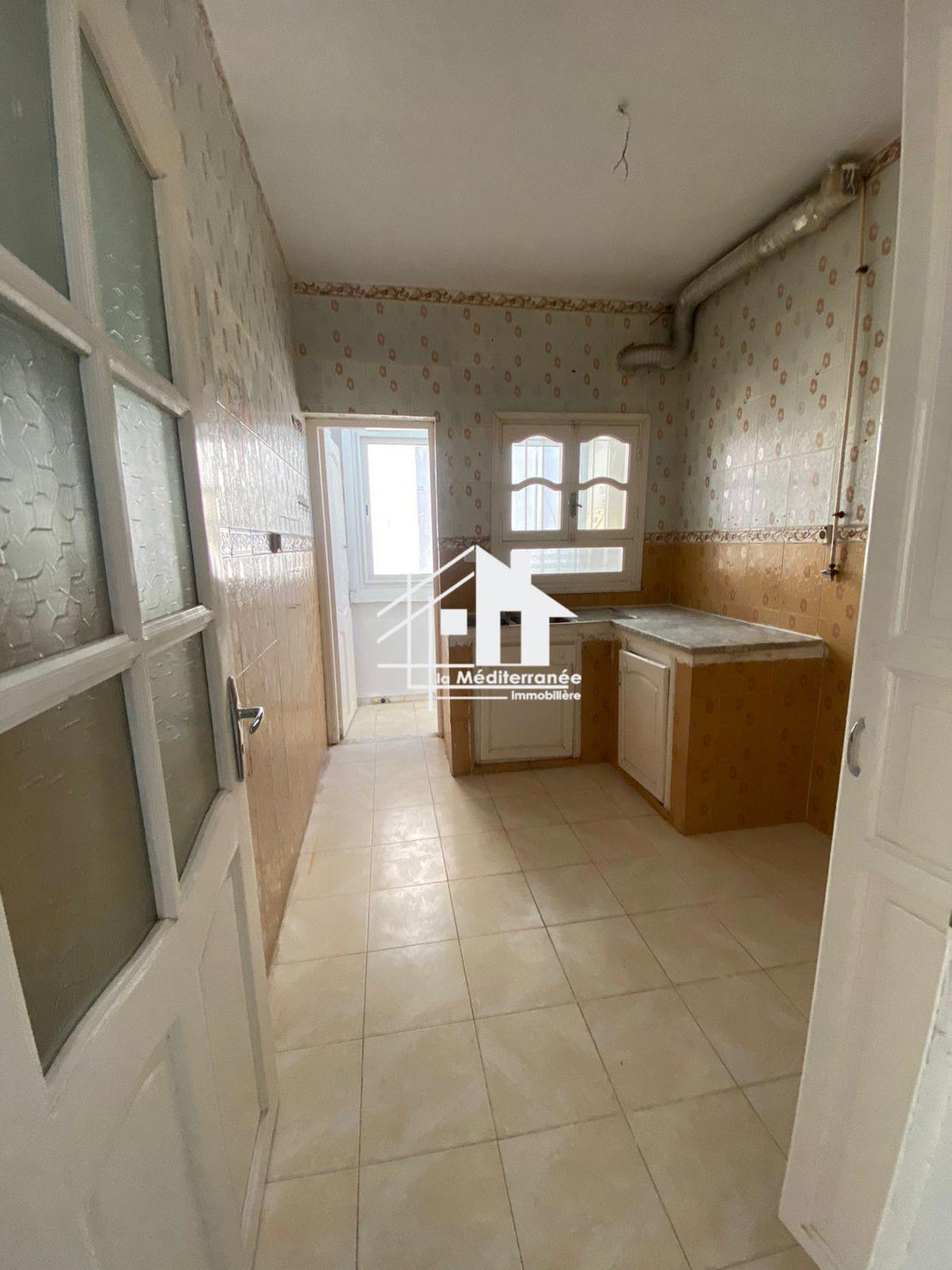 a louer étage de villa s+3 cité riadh bardo