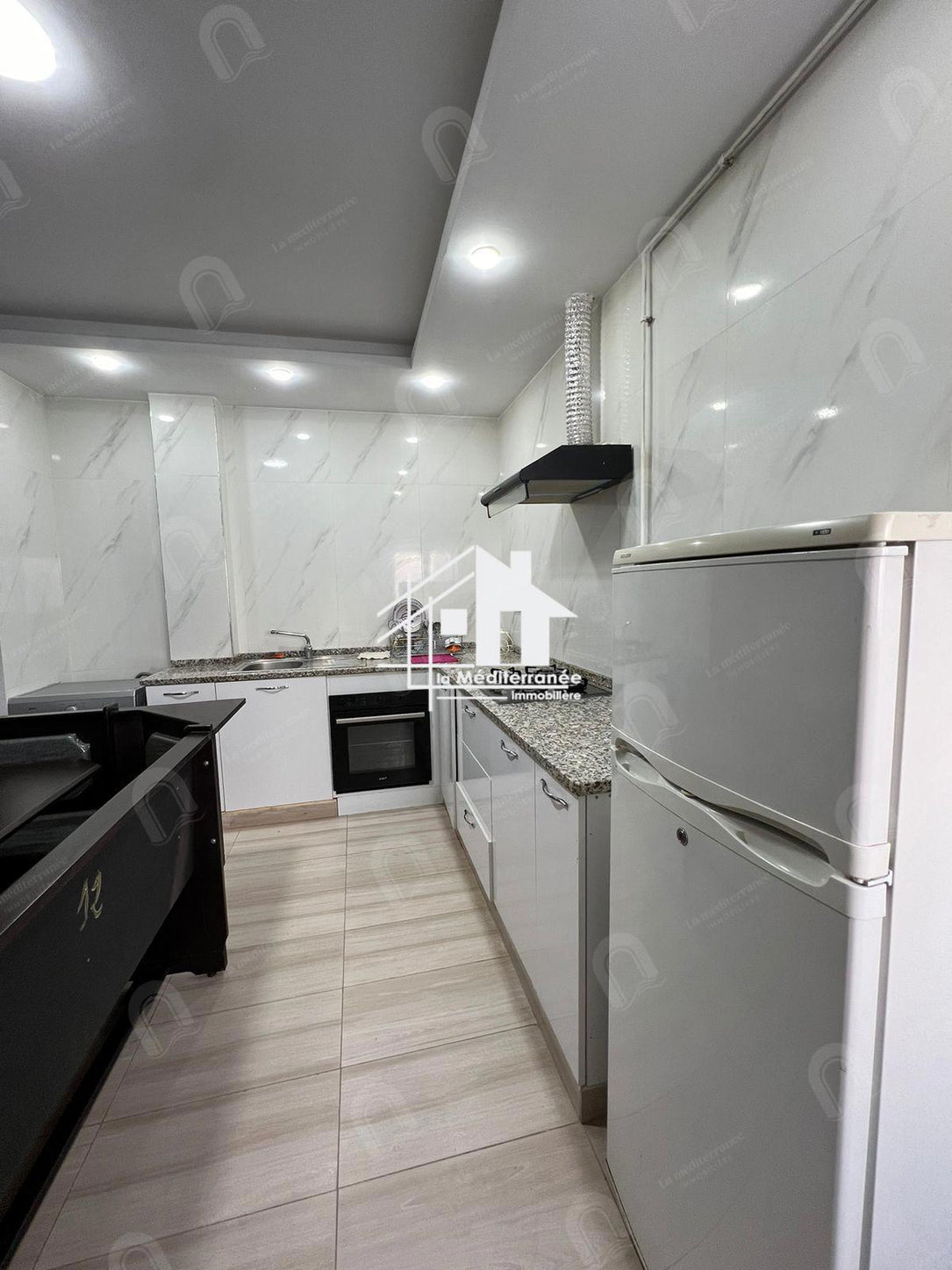 A vendre appartement S+3 hst au bardo