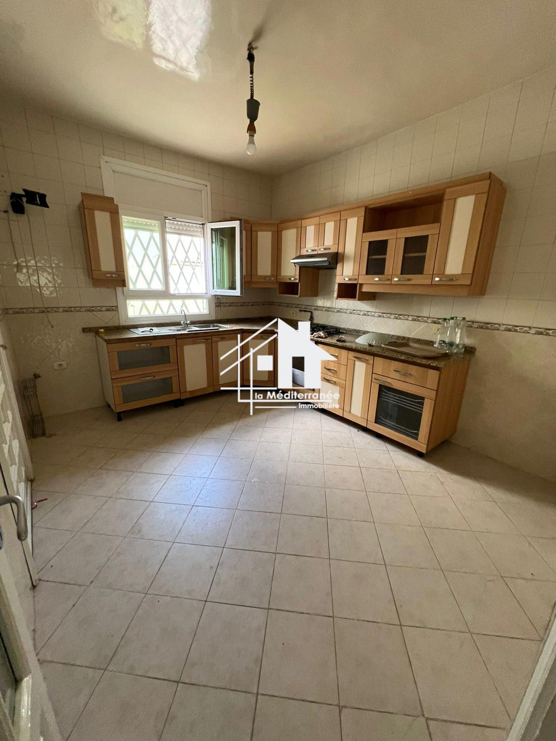 Location étage de villa s3 hst au Bardo