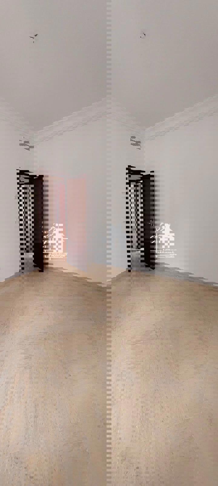 appartement S+3 RDC