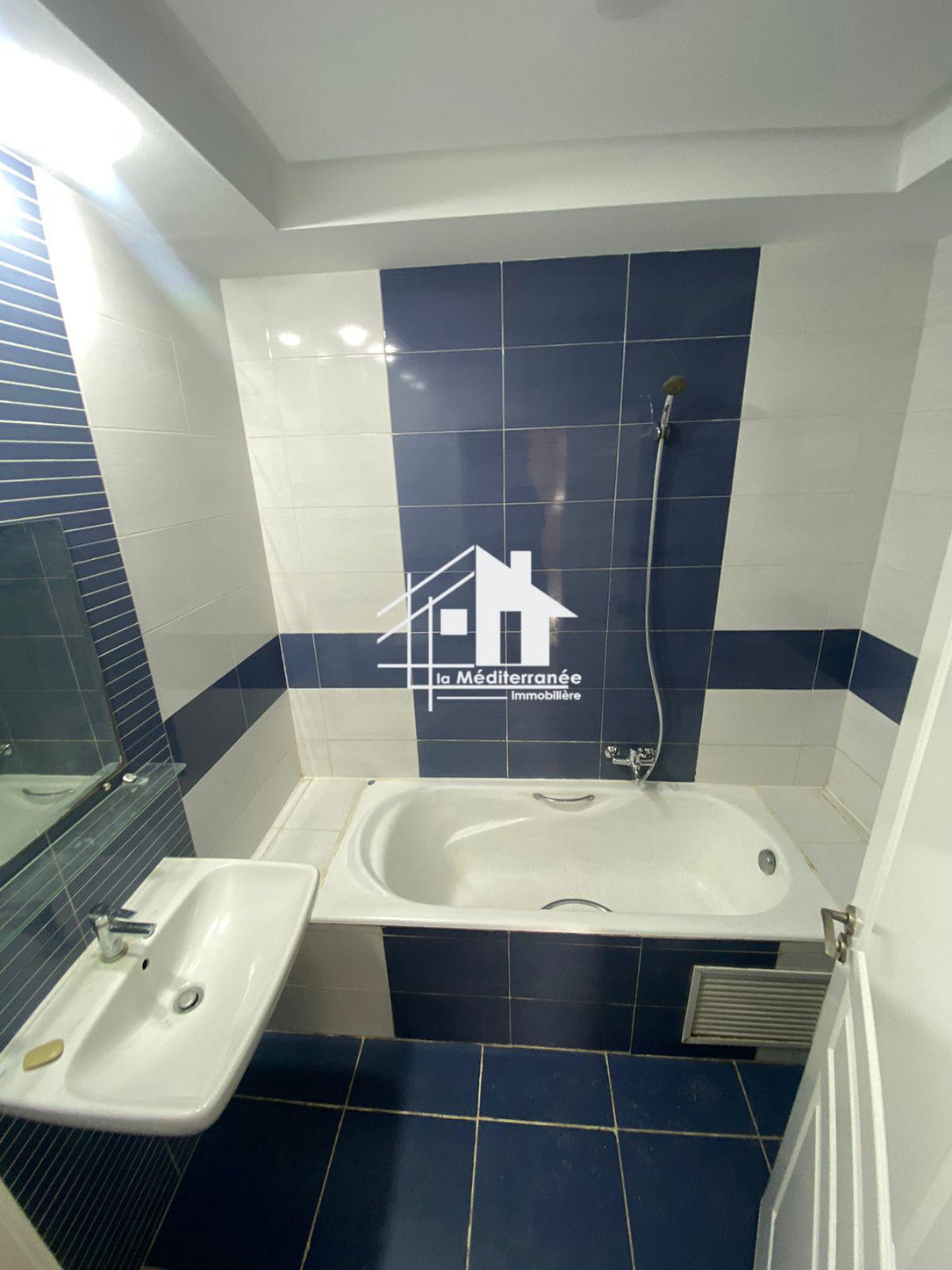 A louer appartement S+3 au bardo 2 Ras Tabia