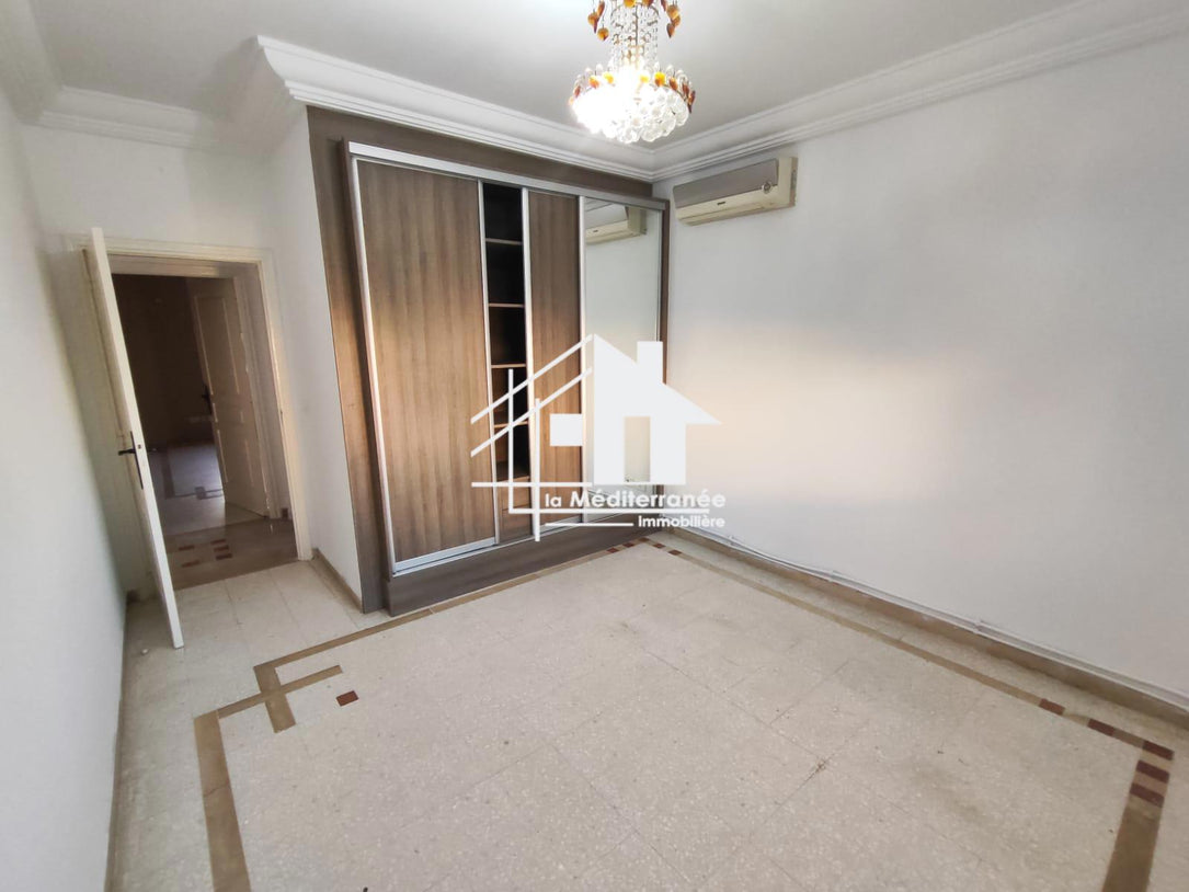 A louer un grand s+3 à la soukra