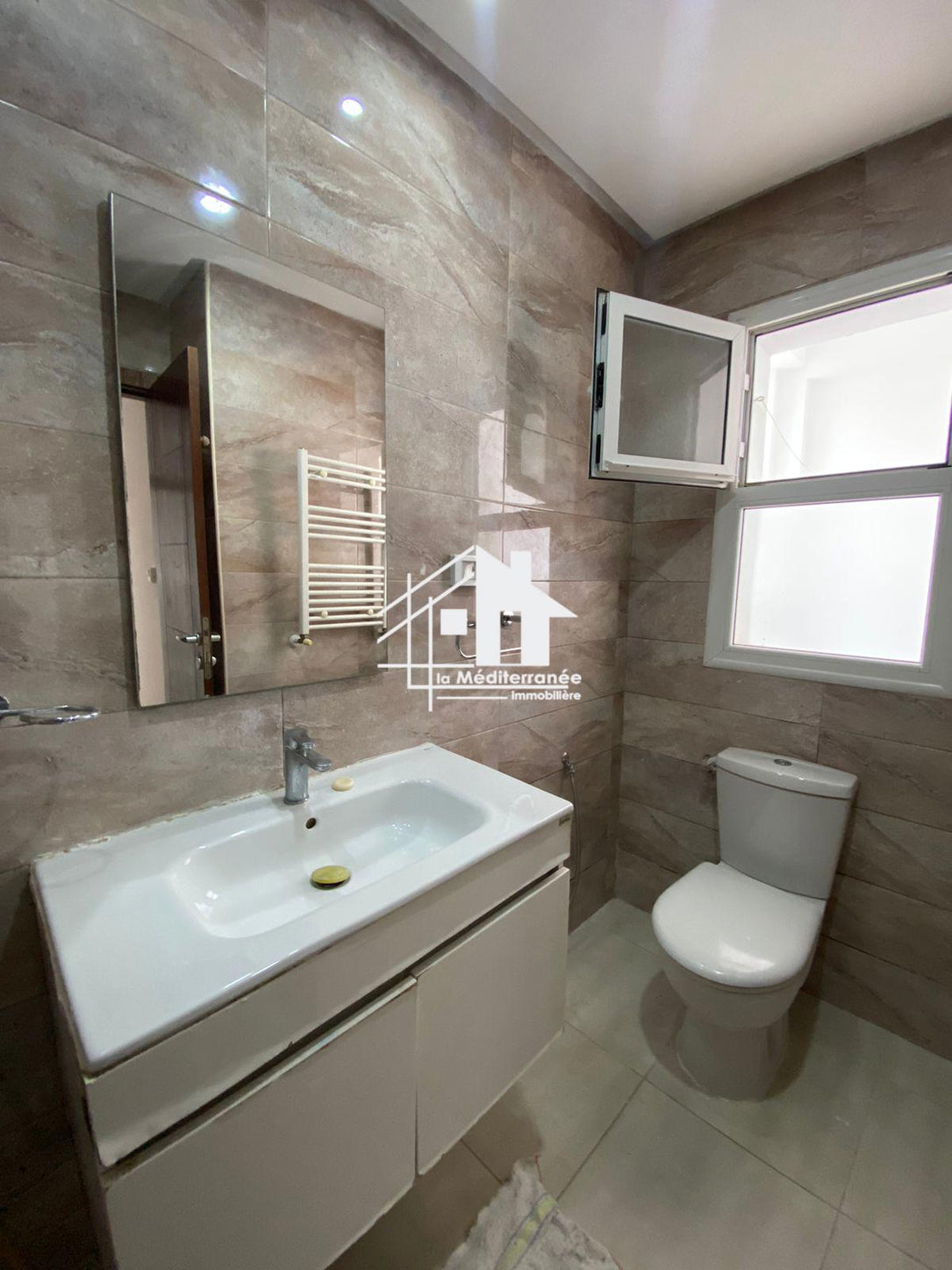 A louer appartement S+2 hst à diar ben mahmoud agba