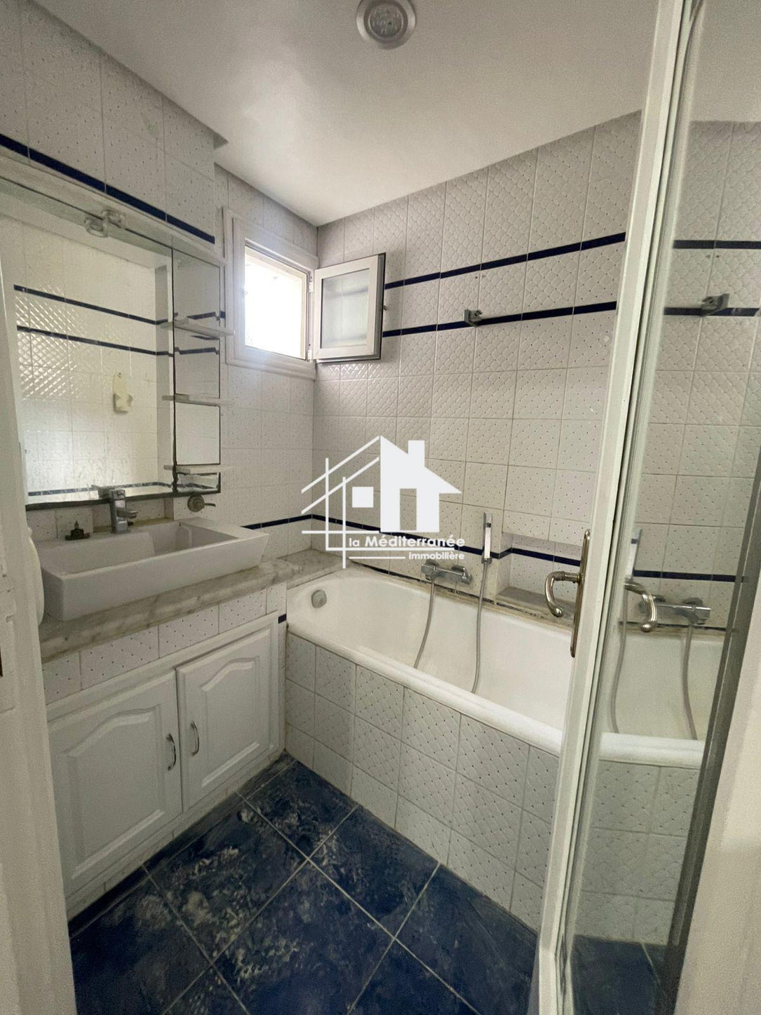 A louer un appartement s+3 à Manzeh 9B