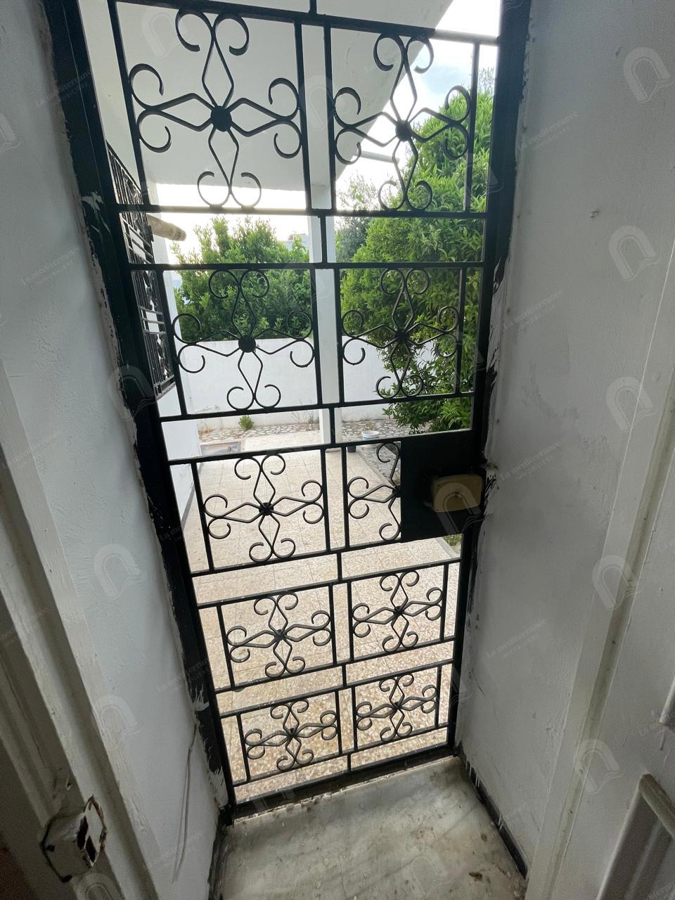 A louer une villa S+4 indépendante au bardo lahneya