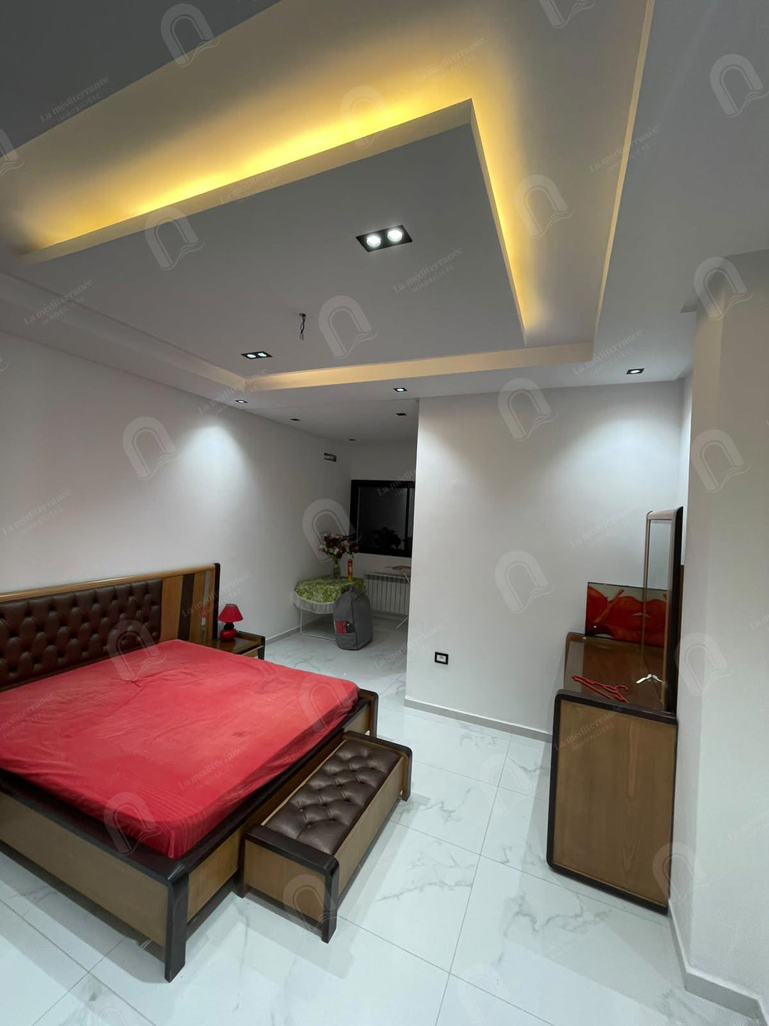 A louer un étage de villa S+3 meublé