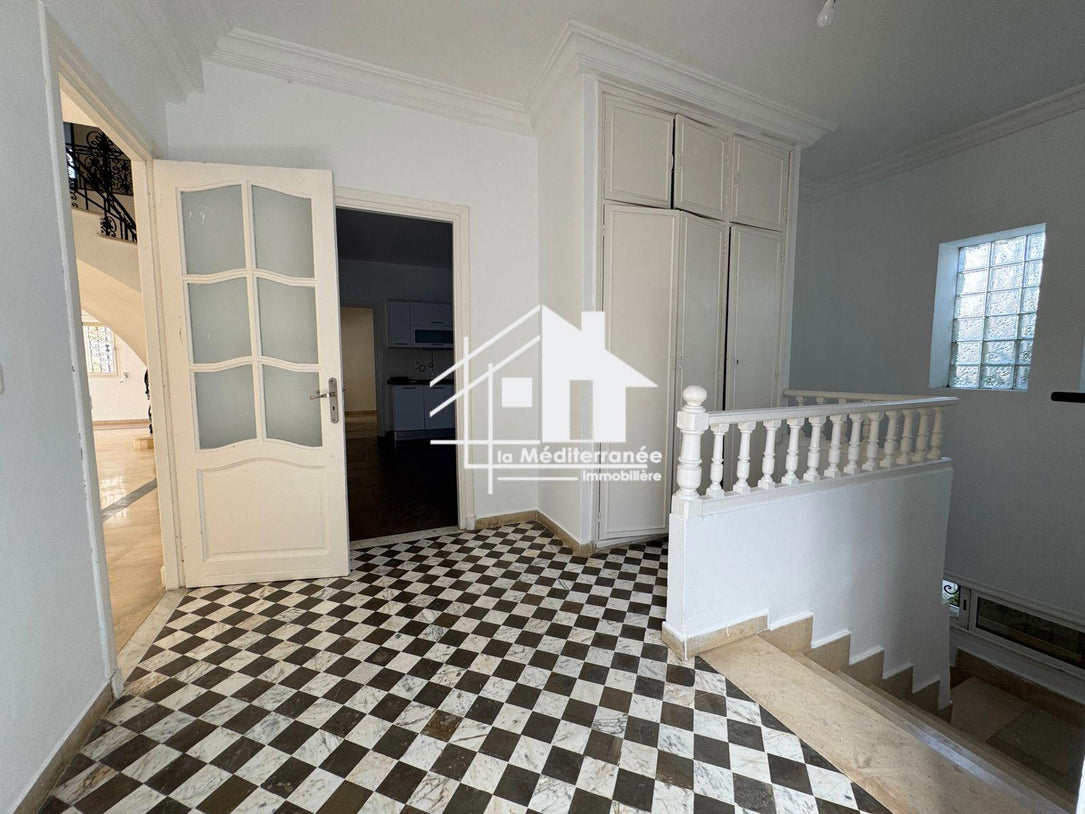 A louer une villa S+5 au lac 2