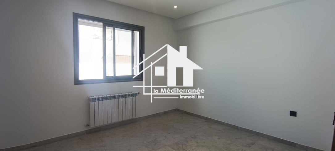 A louer un s+3 neuf avec jardin à chotrana1