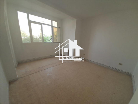 A vendre Appartement s+2 A boumhal Bassatine