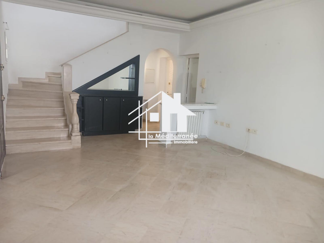 A louer duplex s+3 à la Marsa