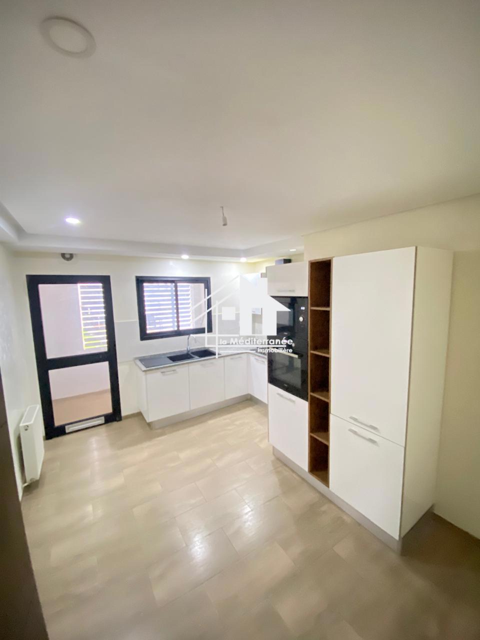 A vendre appartement S+3 HST à Manouba