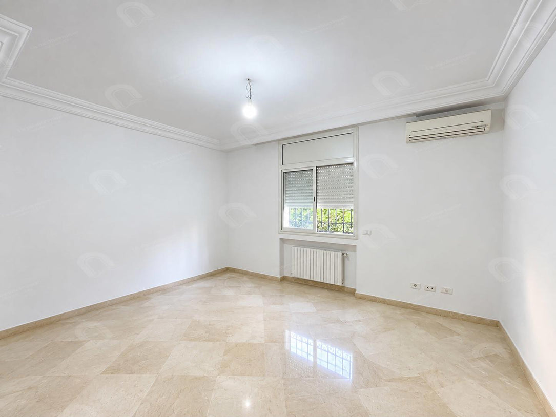 À louer Etage de villa au rdc à Jardin de l'Aouina