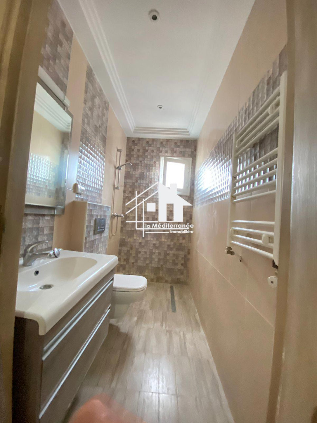 A louer étage de villa s+3 jamais habité à manouba