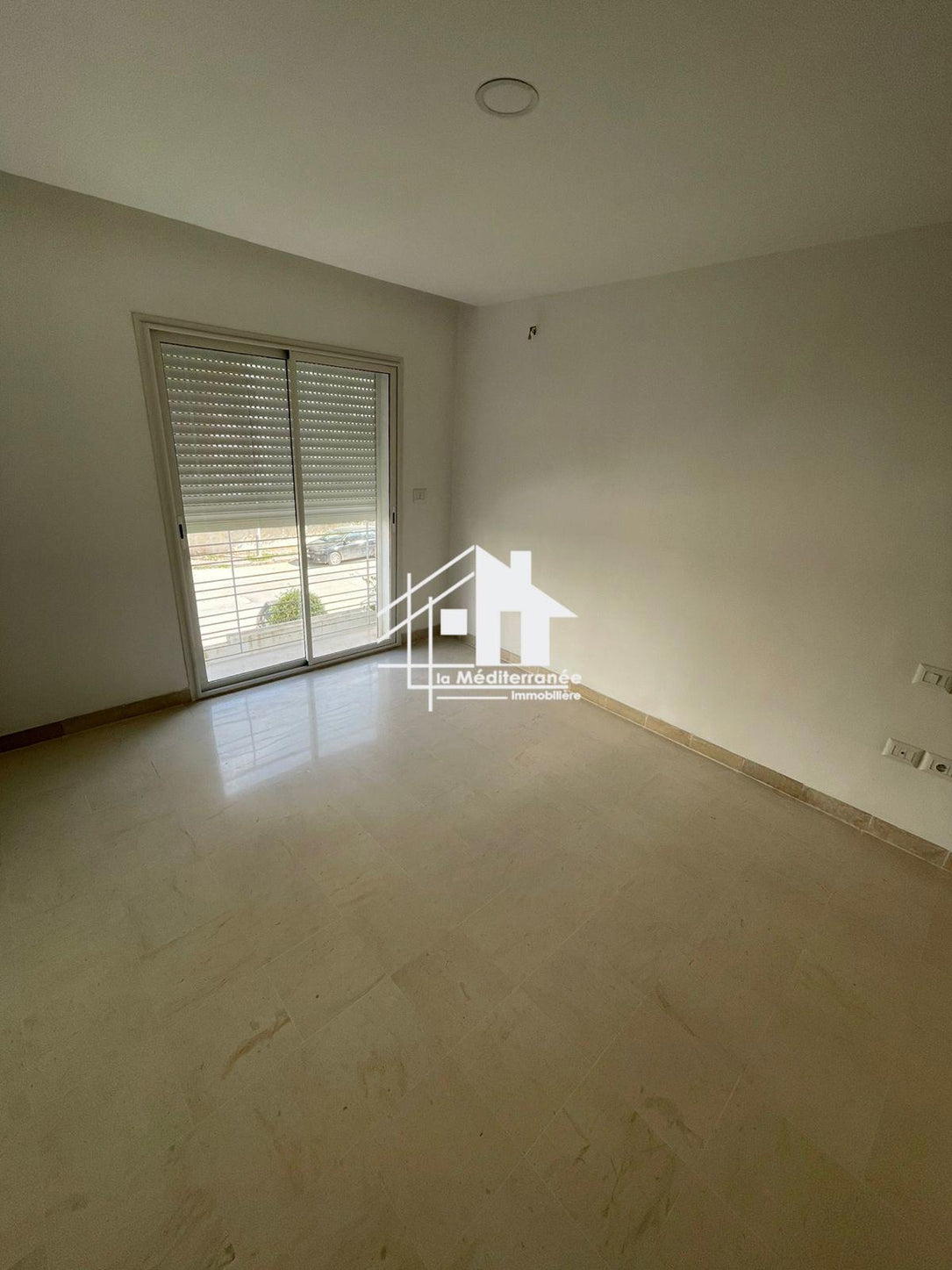 A louer appartement S+3 hst  à manouba