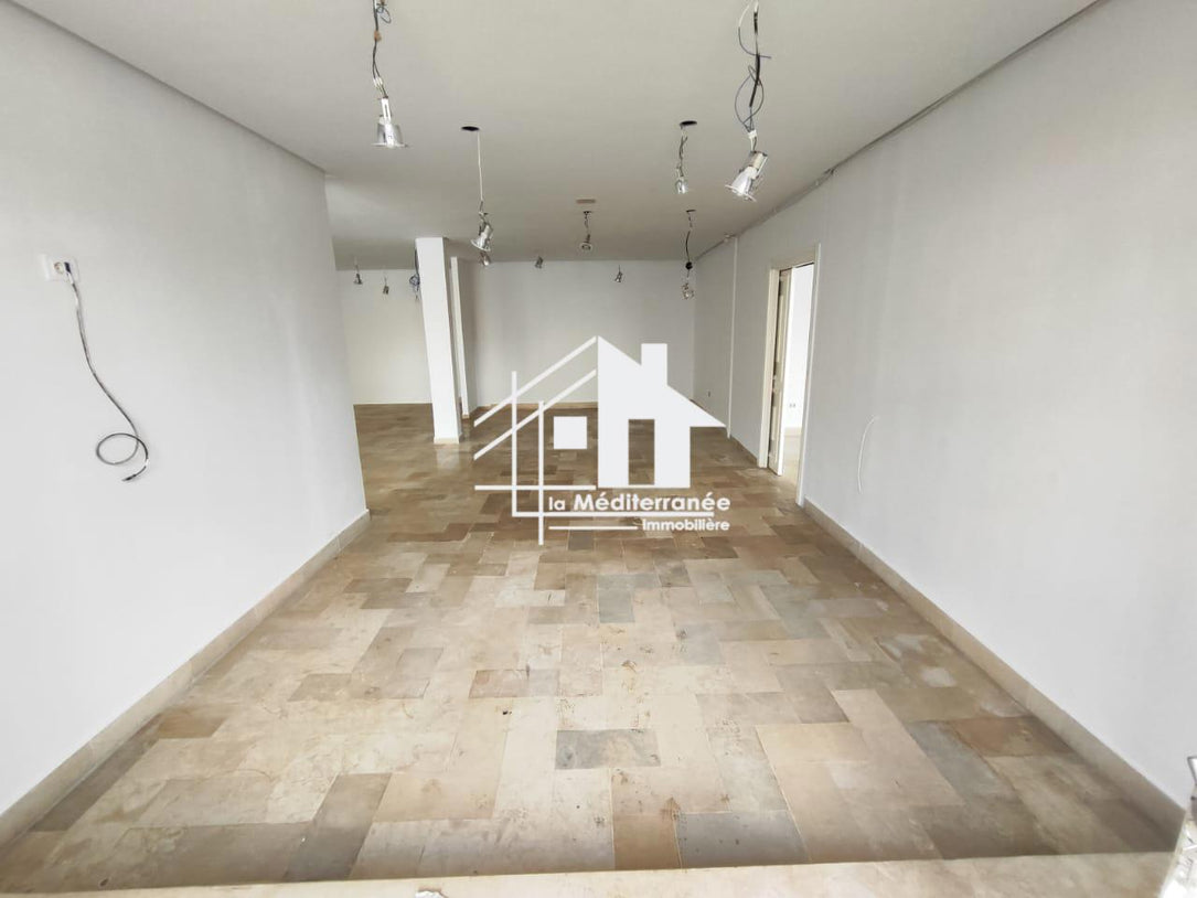 A louer locale commerciale a la Soukra