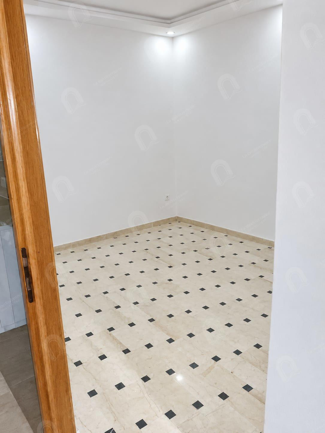 A louer un appartement S+1 au 1er étage