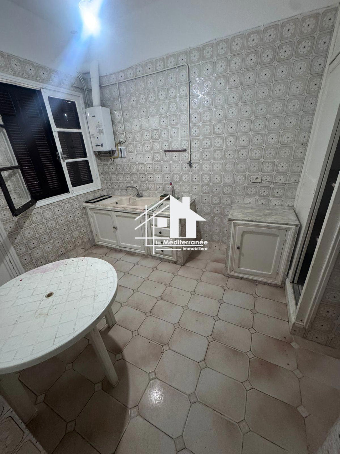 A louer étage de villa S+3 situé au RDC au bardo cité fatouma
