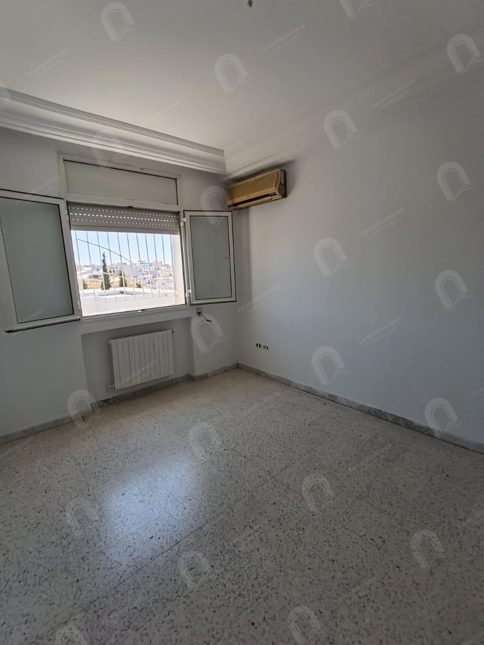 à louer un Triplex s+3 aux jardins d'el menzah 1