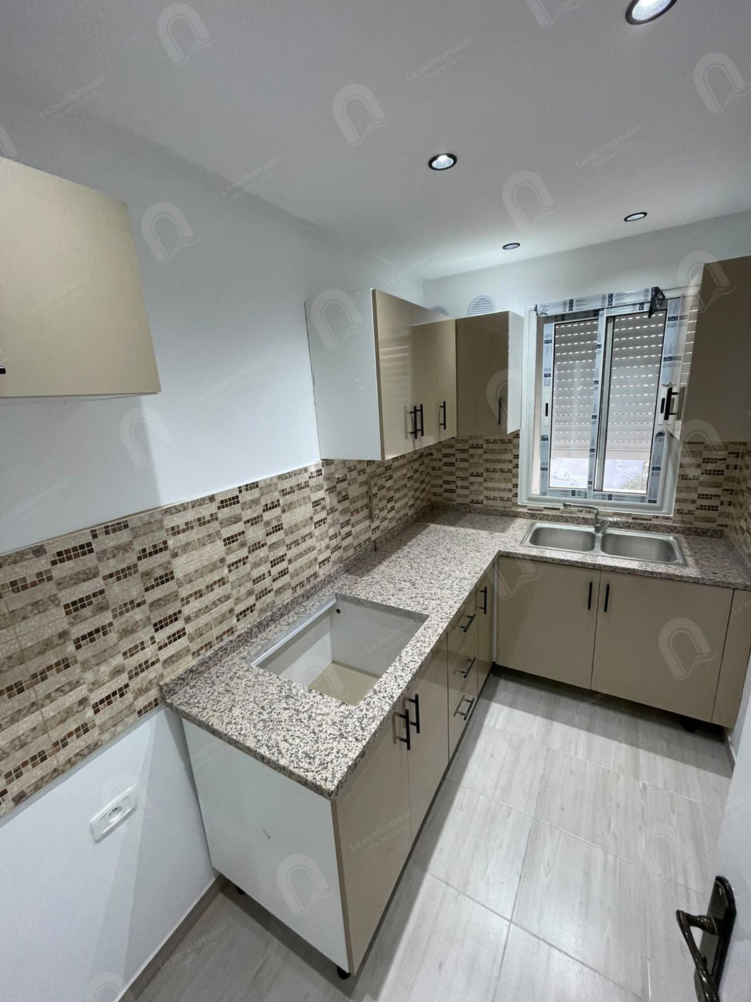 A louer appartement S+1 hst à denden