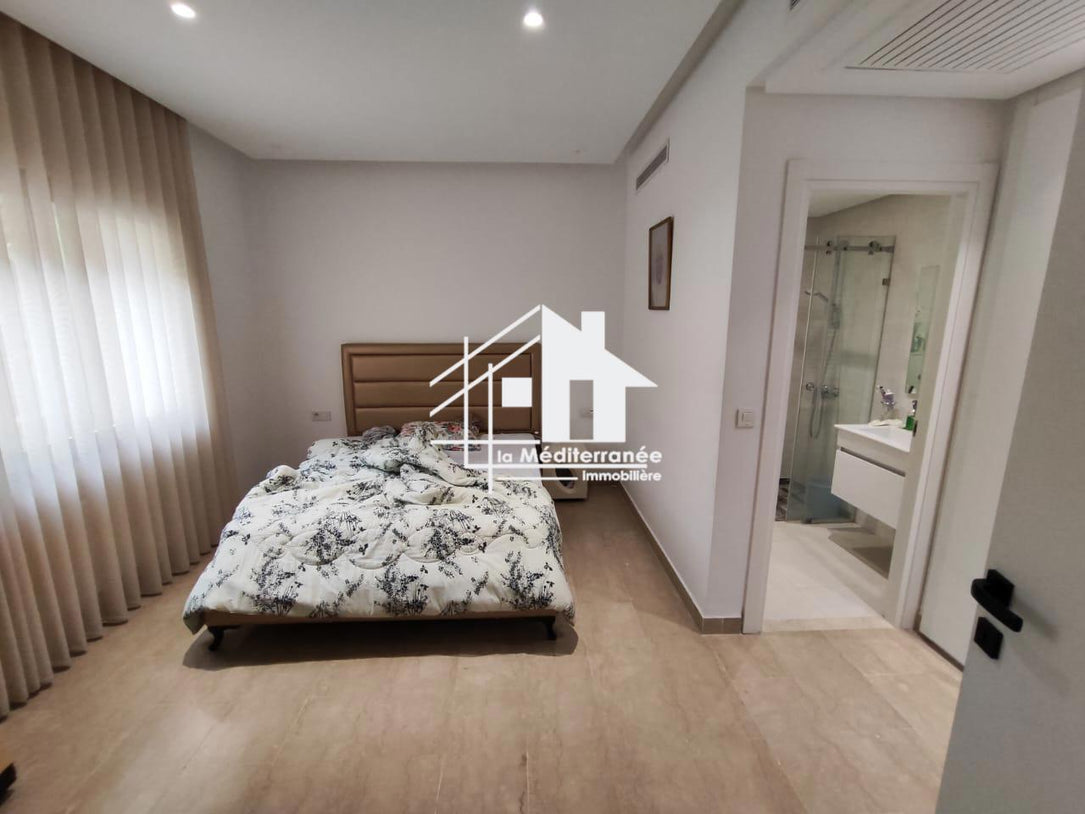 A vendre un triplex avec quatre suites à la soukra