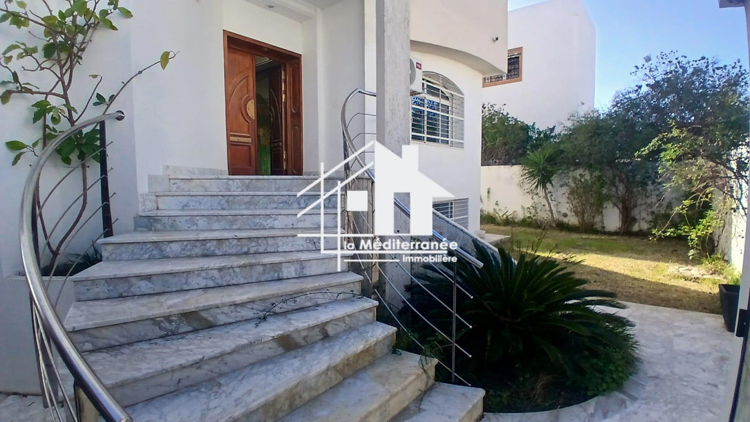 A vendre une villa S+6 gammarth