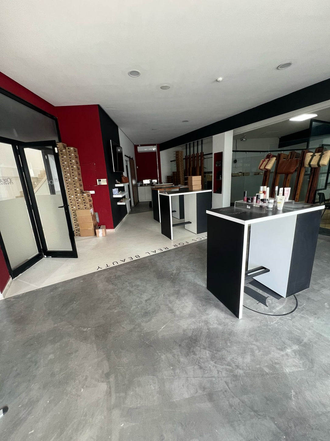 A vendre fond de commerce avec matériels à la Soukra