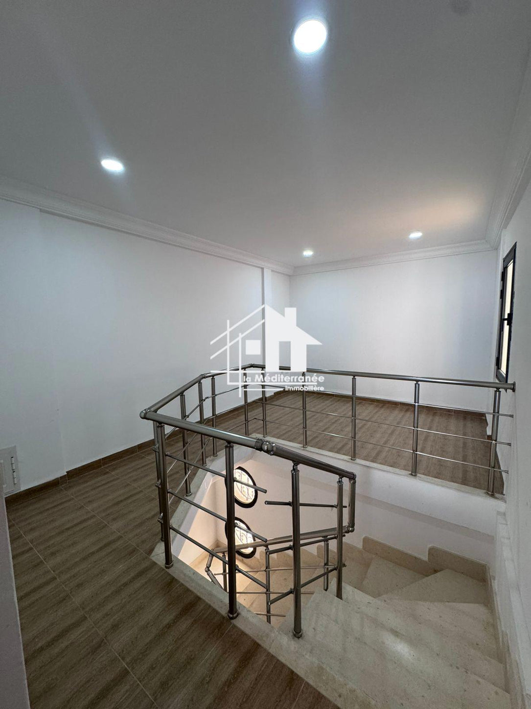 a louer étage de villa s+2 à cité ezzouhour 1