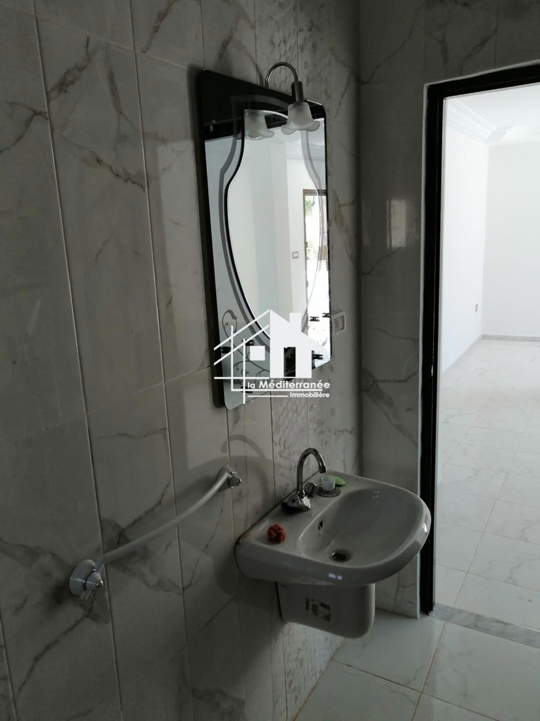 A louer un étage de villa S+2 au bardo rue de beyrouth