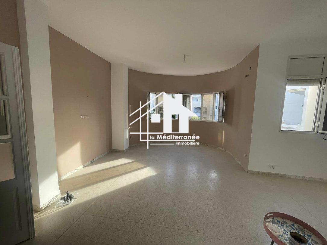 Etage de villa s+4 à Rades melyen