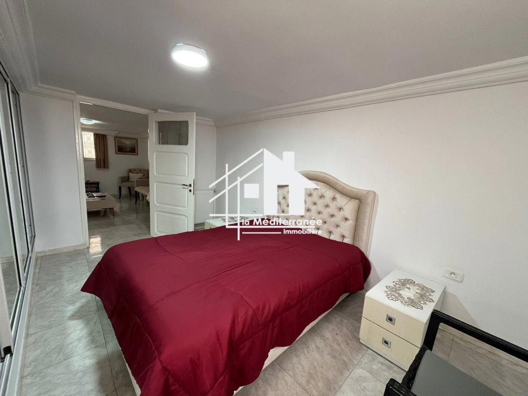 A louer un studio meublé au RDJ à Amilcar